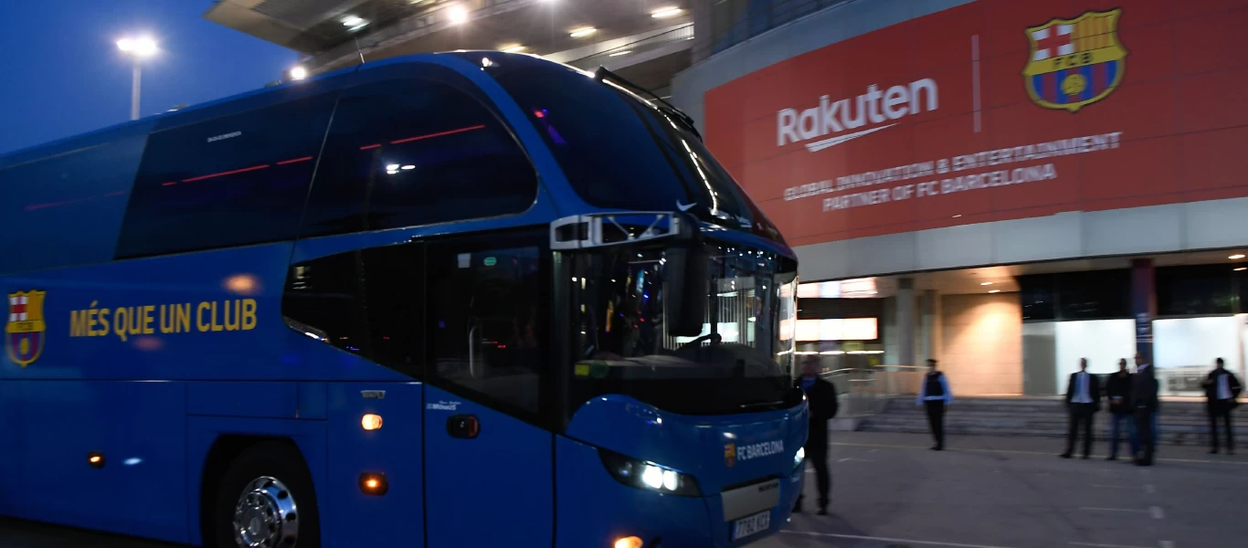 Κατάντια για την Μπαρτσελόνα: Πήγε με το λεωφορείο στην Ουέσκα για να γλυτώσει χρήματα (φώτο)